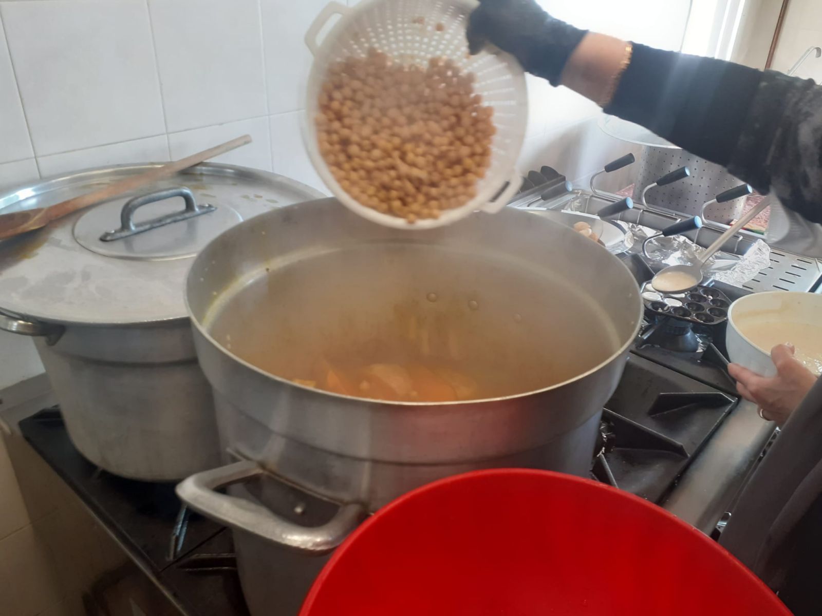 120 persone per la cena multietnica a Belforte