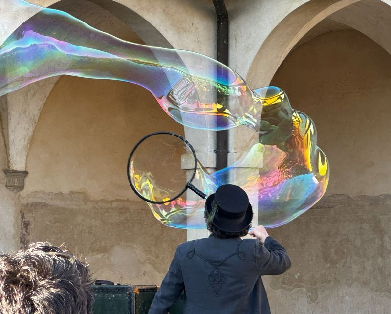 Pontignano si trasforma: torna La Certosa dei Balocchi tra arte di strada e laboratori