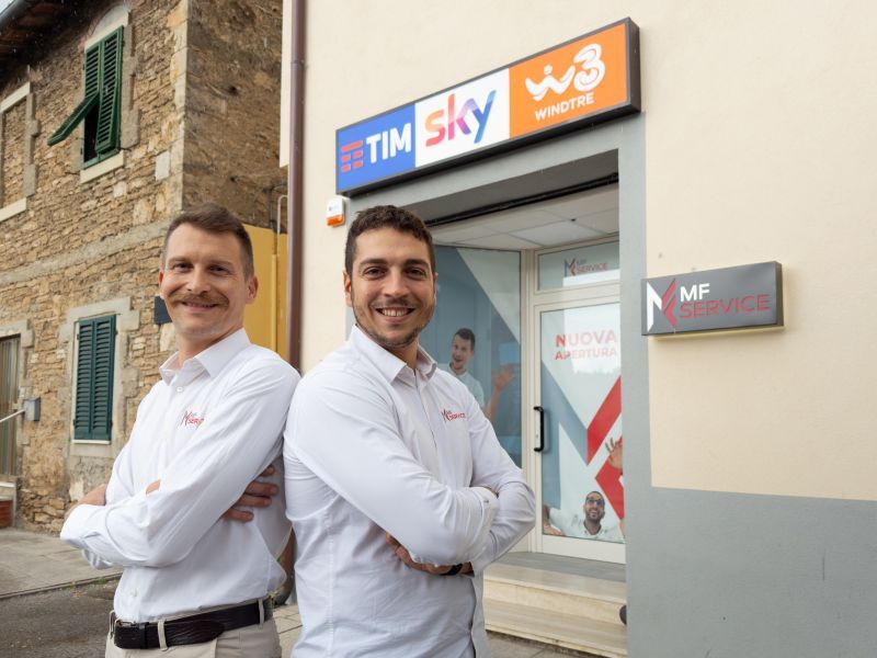 Un giovane colligiano torna a investire nella sua città: sabato 4 ottobre l’inaugurazione del nuovo punto vendita MF Service a Colle di Val d’Elsa