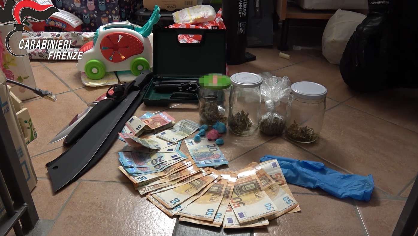 Borgo San Lorenzo: smantellata rete internazionale di trafficanti di droga da un'impronta