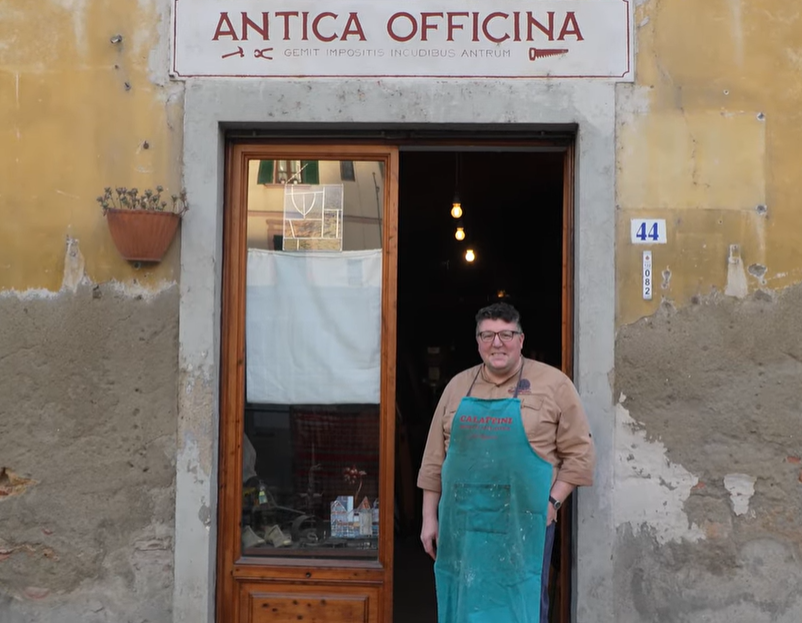 Il "Fabbro-Professore" di Poggibonsi: quando il ferro insegna a restare umani