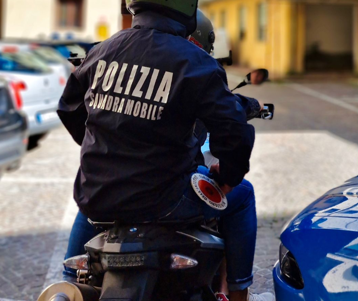 Sesto Fiorentino: la Polizia di Stato di Firenze denuncia un 15enne italiano per tentata rapina aggravata