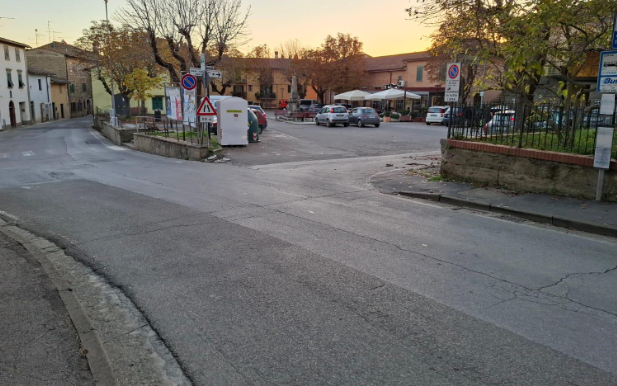 Fiano, marciapiedi nuovi gi&agrave; da demolire per l'illuminazione: la denuncia di Pi&ugrave; Certaldo