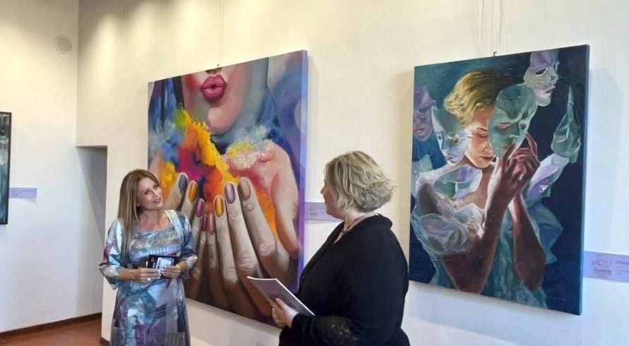 L&rsquo;universo femminile dell&rsquo;arte contemporanea conquista Siena: inaugurata la mostra "Il Cenacolo delle Donne"