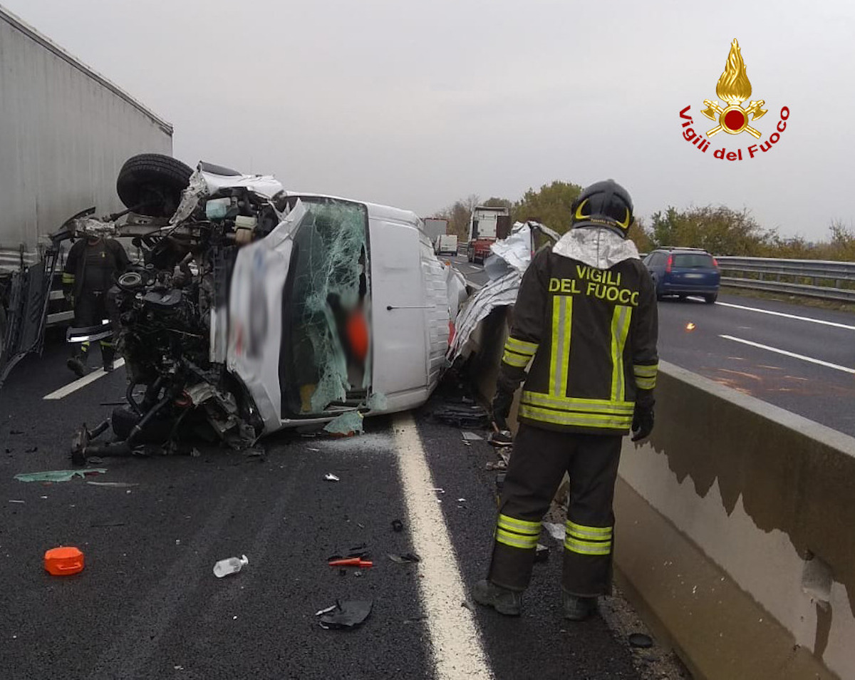 Drammatico incidente sulla A1 a Firenze Sud. Code chilometriche. Traffico deviato sulla Siena Bettolle e sulla Firenze Siena +++ Aggiornamento+++