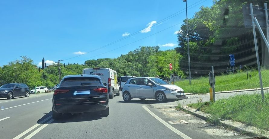 Incidente all'altezza di Colle Nord, disagi per gli automobilisti