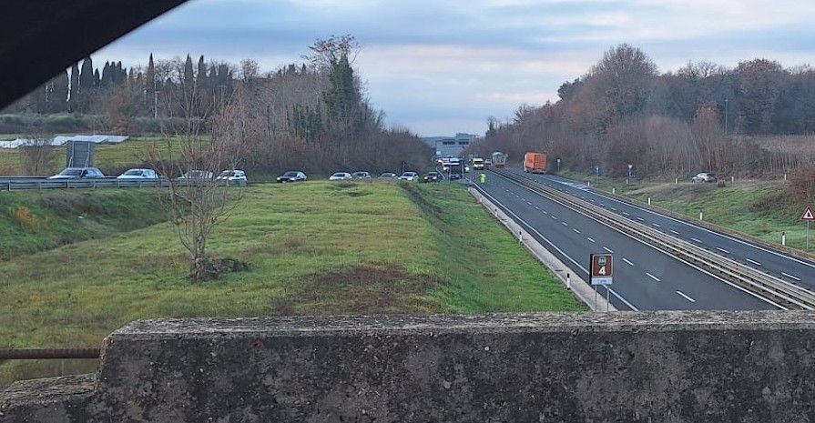 Incidente a Colle Sud: traffico deviato, caos in direzione Siena