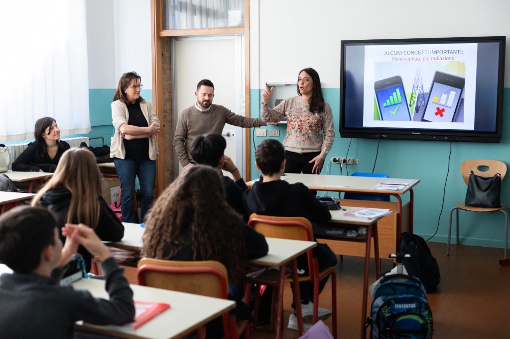 Empoli, combattere le dipendenze: incontri nelle scuole