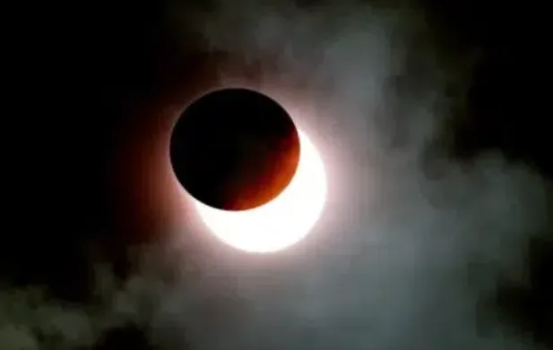 La magia dell&rsquo;eclissi di Sole del 12 agosto, dove guardarla in Toscana