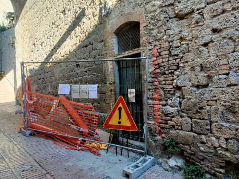 Centro Storico San Gimignano: nuovi bagni pubblici e riqualificazione energetica in via Arco dei Becci
