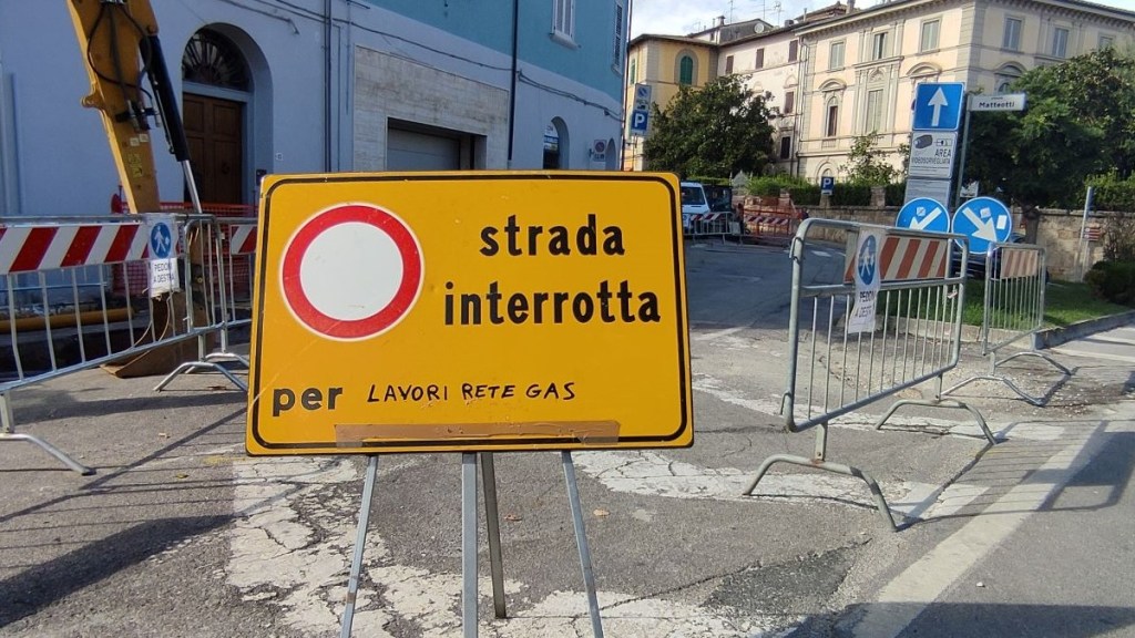 Inizio d'anno scolastico con disagi: il cantiere tappa la scuola