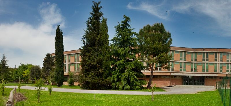 Poggibonsi, investimento da €200.000 per il tetto della palestra e le facciate della Leonardo Da Vinci
