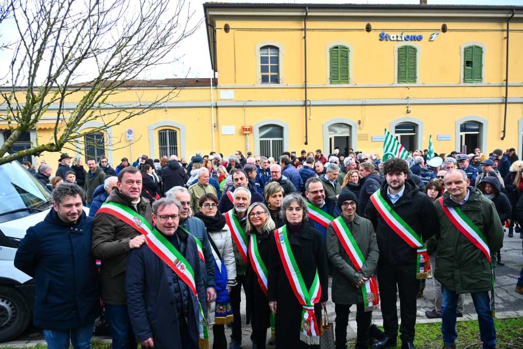 Faentina, 14 richieste da pendolari e sindaci: nuovi treni, più corse e indennizzi