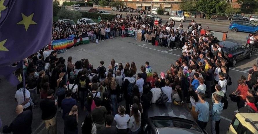 400 studenti per la Palestina, al Volta manifestazione per Gaza