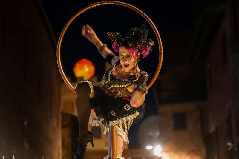 Mercantia 2026 : confermate le date della 38esima edizione. Dal 15 al 19 luglio 2026, Certaldo Alto torna a essere il palcoscenico del Festival Internazionale