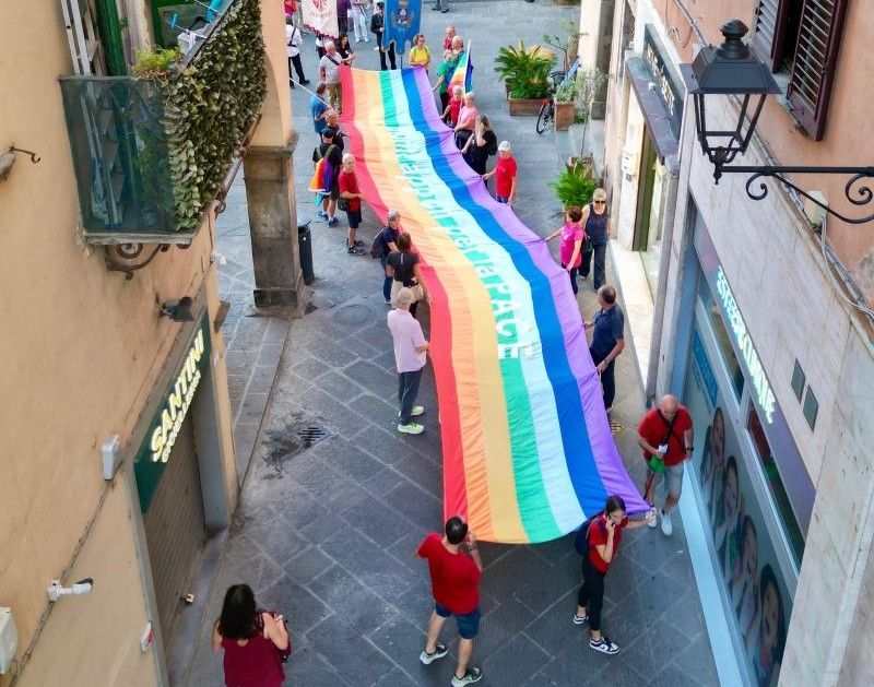 Empoli, Marcia della Pace, da piazza Farinata a Monterappoli: grande partecipazione