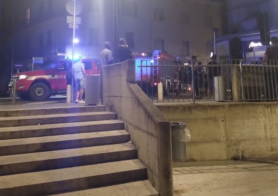 Fumo dal negozio Marionnaud, scattano i soccorsi in centro a Poggibonsi