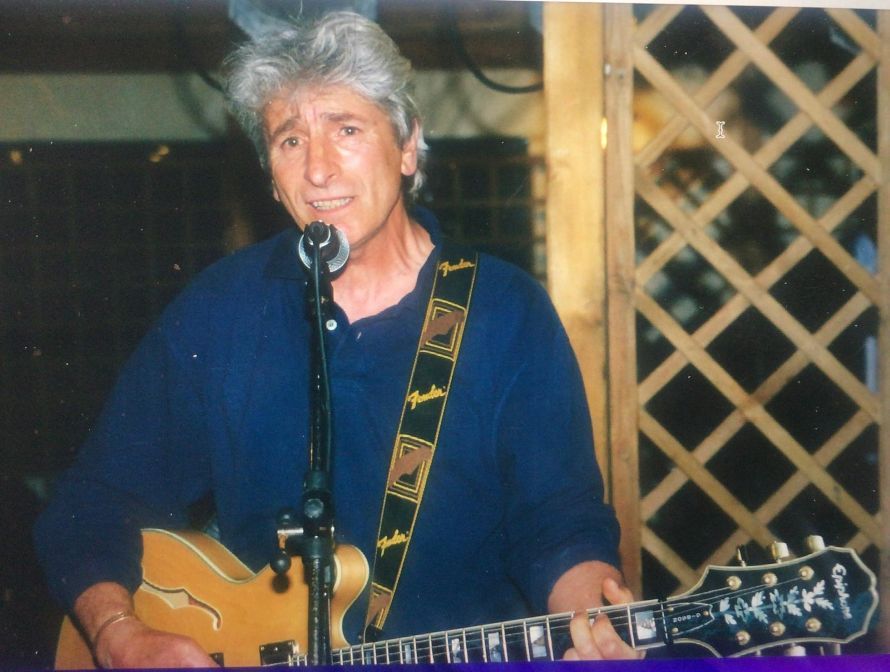 C'&egrave; ancora un ragazzo che... Il grande ritorno di Mauro Lusini: autobiografia e nuovo album