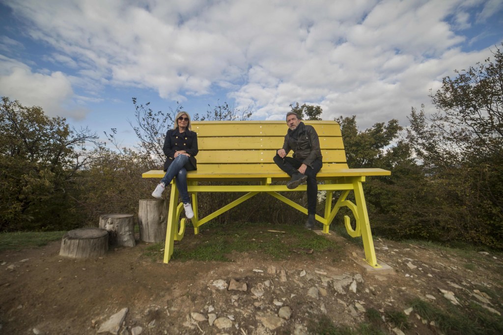 A Castelfiorentino arriva una panchina gigante per ammirare le bellezze della Via Francigena