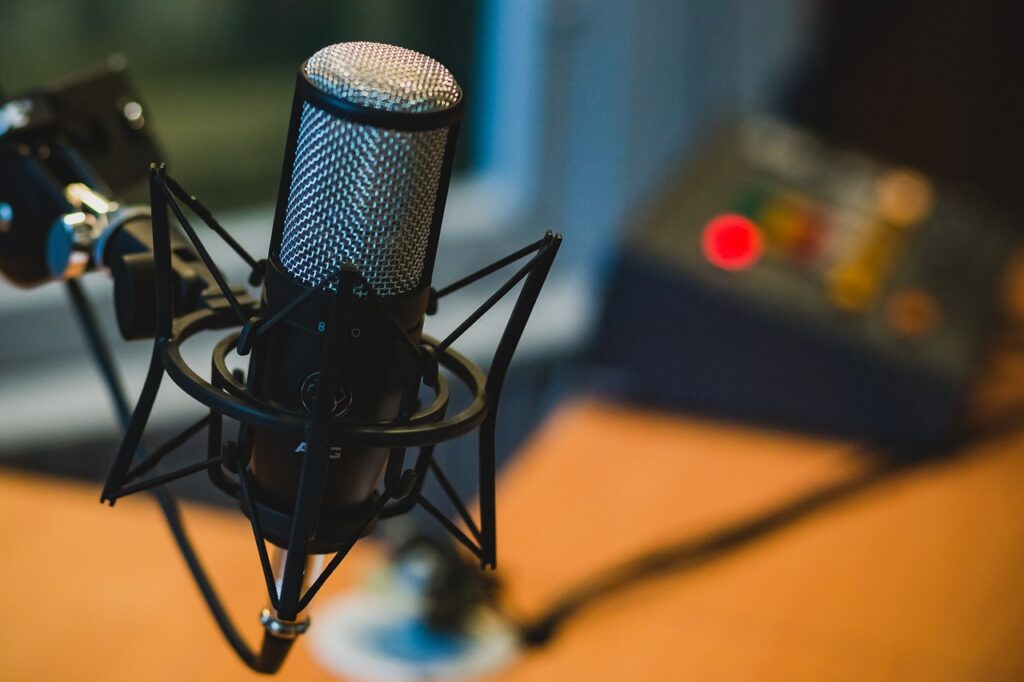 ‘Ascoltando si impara’: il primo progetto che trasforma i libri di testo in podcast