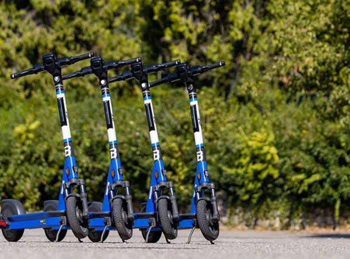 Da oggi i monopattini dovranno avere la targa, da luglio anche l&rsquo;assicurazione