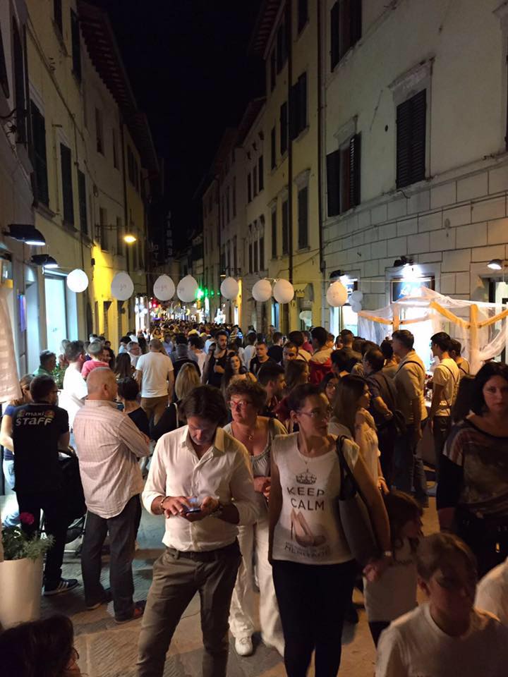 Musica, drag queen e shopping per la Notte Bianca
