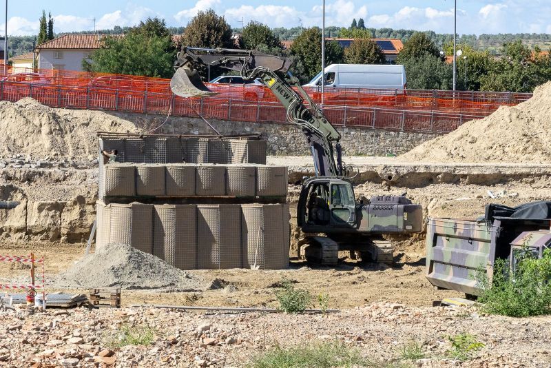 Ordigno bellico, cominciano le operazioni per il disinnesco del residuato trovato in piazza Guido Guerra a Empoli