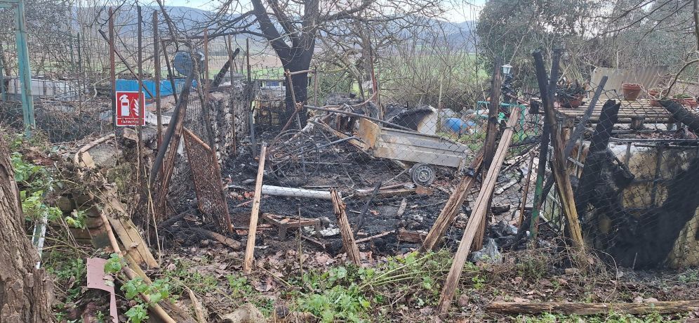 Paura a Mensanello: fiamme a ridosso delle case. &laquo;Abbiamo temuto l&rsquo;esplosione&raquo;