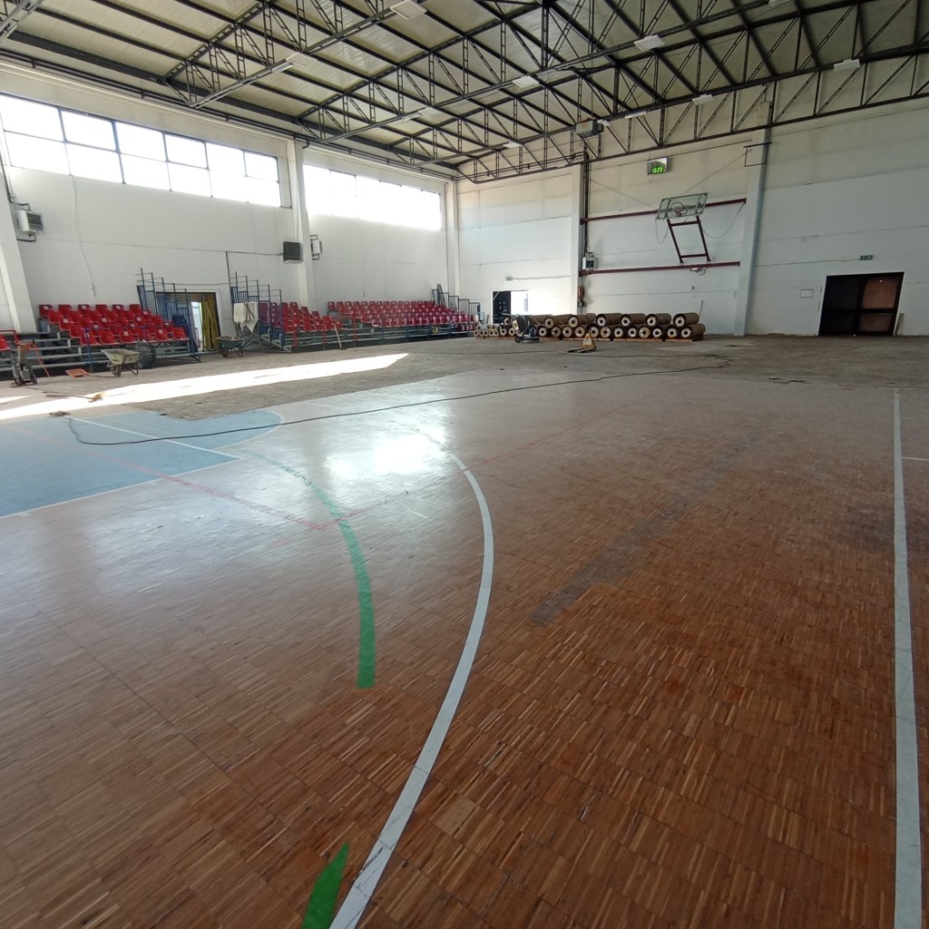 Palestra comunale di Arbia, via ai lavori di rifacimento del manto del parquet