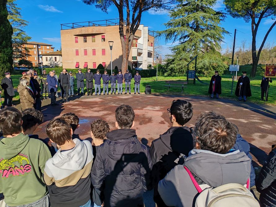 Poggibonsi onora Giovanni Palatucci: il Questore "Giusto" che salv&ograve; migliaia di vite rivive nel ricordo degli studenti