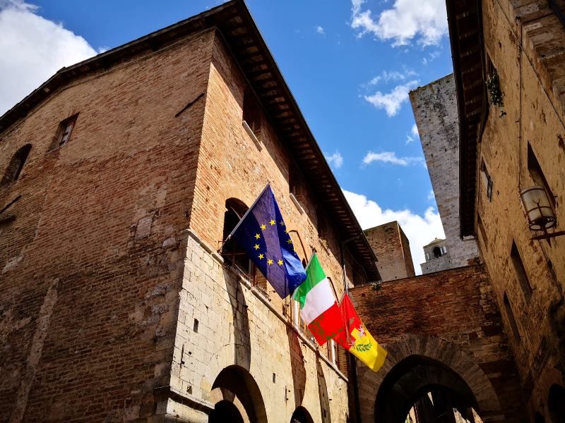 Verso l&rsquo;8 marzo: San Gimignano rende omaggio alle donne con &ldquo;Ribelle &ndash; Due volte belle&rdquo;