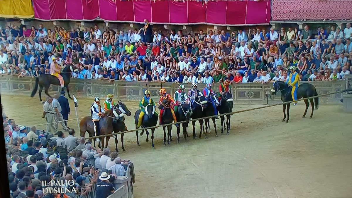 Trionfo dell’Oca al Palio di Provenzano con Tittia e Diodoro