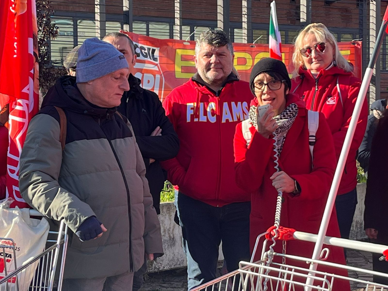 Presidio Cisl alla Pam di ‘Porta Siena’ il 10 dicembre, sarà presente anche la Cgil: “Lottare insieme per vincere insieme!”.