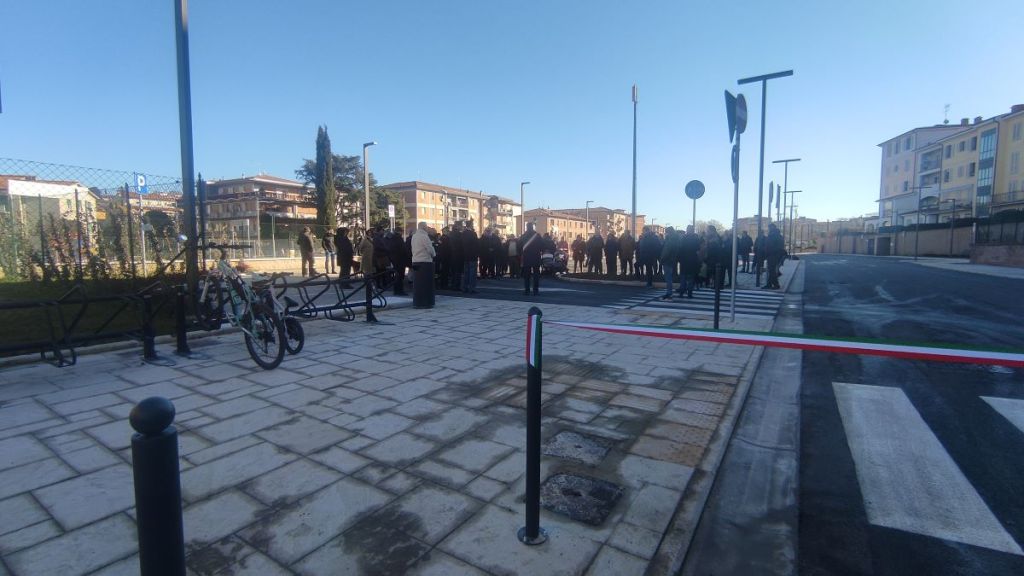 Riaperto il parcheggio dell'ex scalo merci di Poggibonsi. Ma ci sono meno posti auto