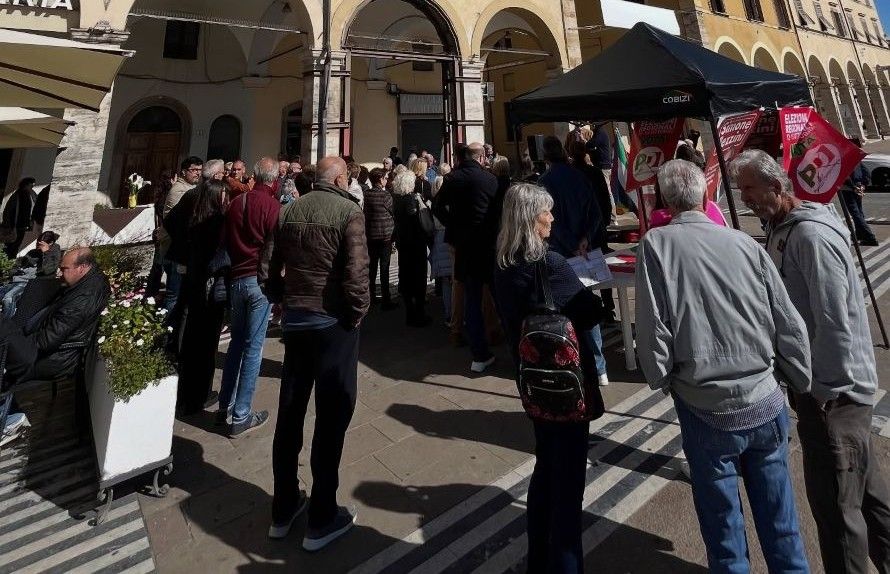 Dopo Vannetti altri quattro si dimettono, si svuota il Pd di Colle