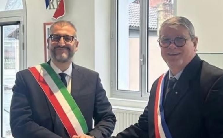 Storico gemellaggio tra Monteriggioni e il borgo francese Opp&egrave;de