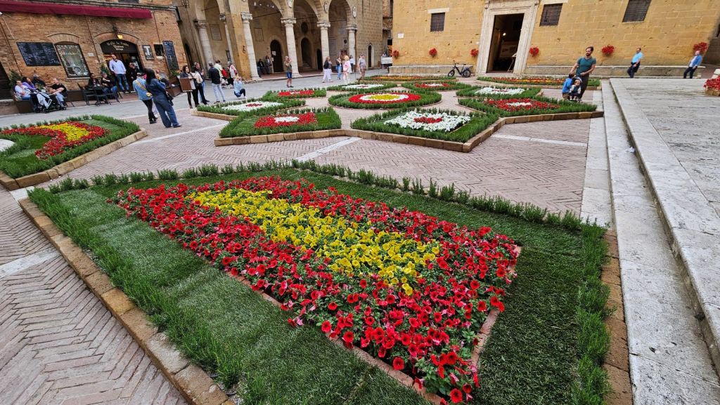 Sabato 3 maggio l’inaugurazione di “Pienza e i fiori”