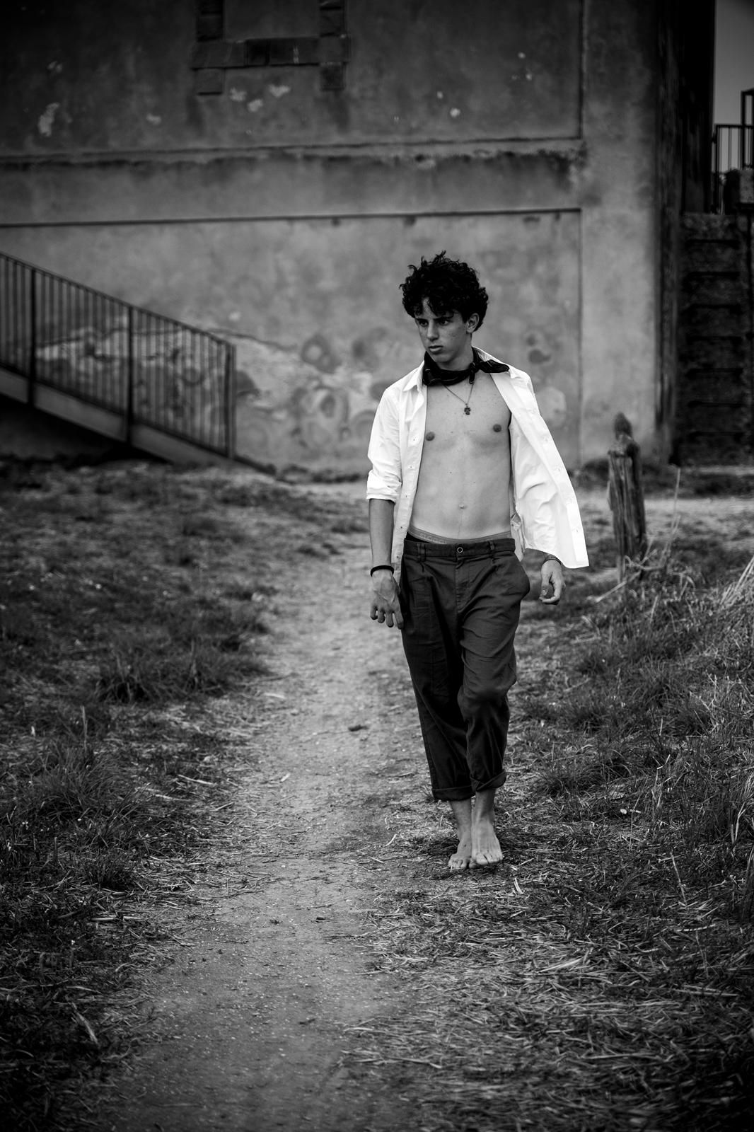 Quando le parole diventano tempesta: il ritorno di Pietro Calabrese con "Grandine"