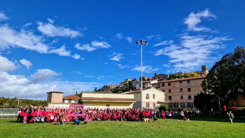 Passeggiata Rosa a Sovicille, il valore di un gesto che unisce e fa comunità