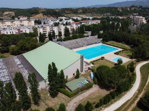 Chiude la piscina per il caro-bollette. Protesta della Cgil