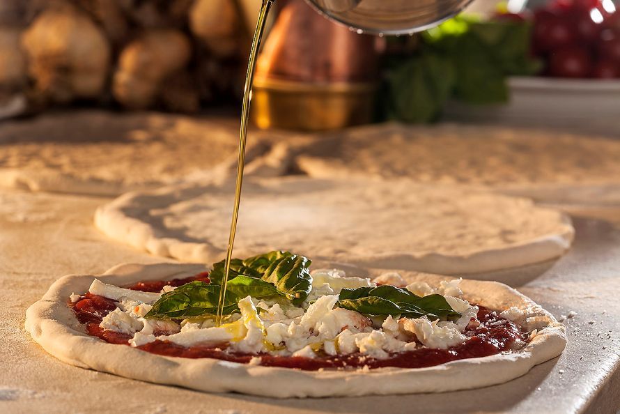 Pizza d'autore e concerti gratuiti: al Politeama di Poggibonsi arriva un maestro della vera pizza napoletana