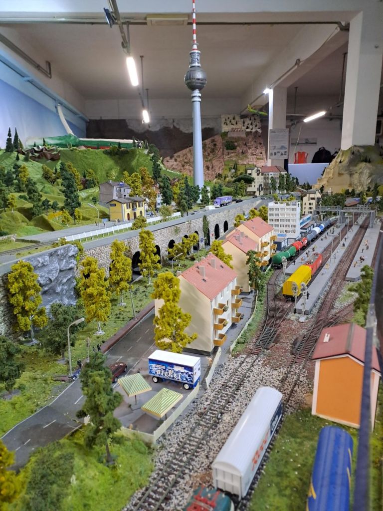 Come una vera stazione, il plastico ferroviario d Gambassi. Intervista a Paolo Bartali