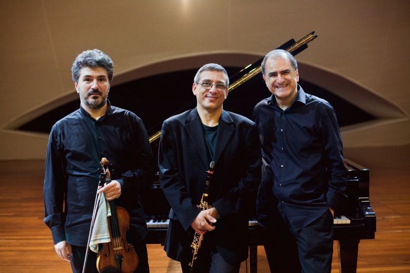 Empoli celebra il genio di Gershwin: al Teatro Shalom il trio stellare Pieranunzi-Mirabassi