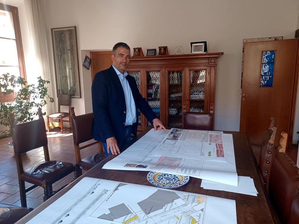 Strade, area sosta accanto alla stazione e condominio sociale: PNRR al via a Poggibonsi