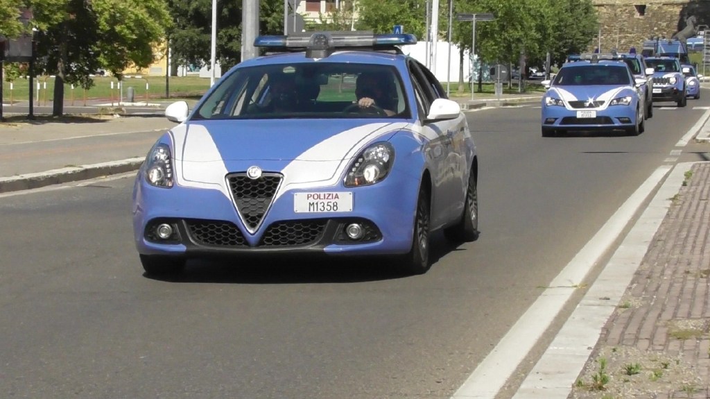 Arezzo, la Polizia arresta un uomo per aggressione alla compagna
