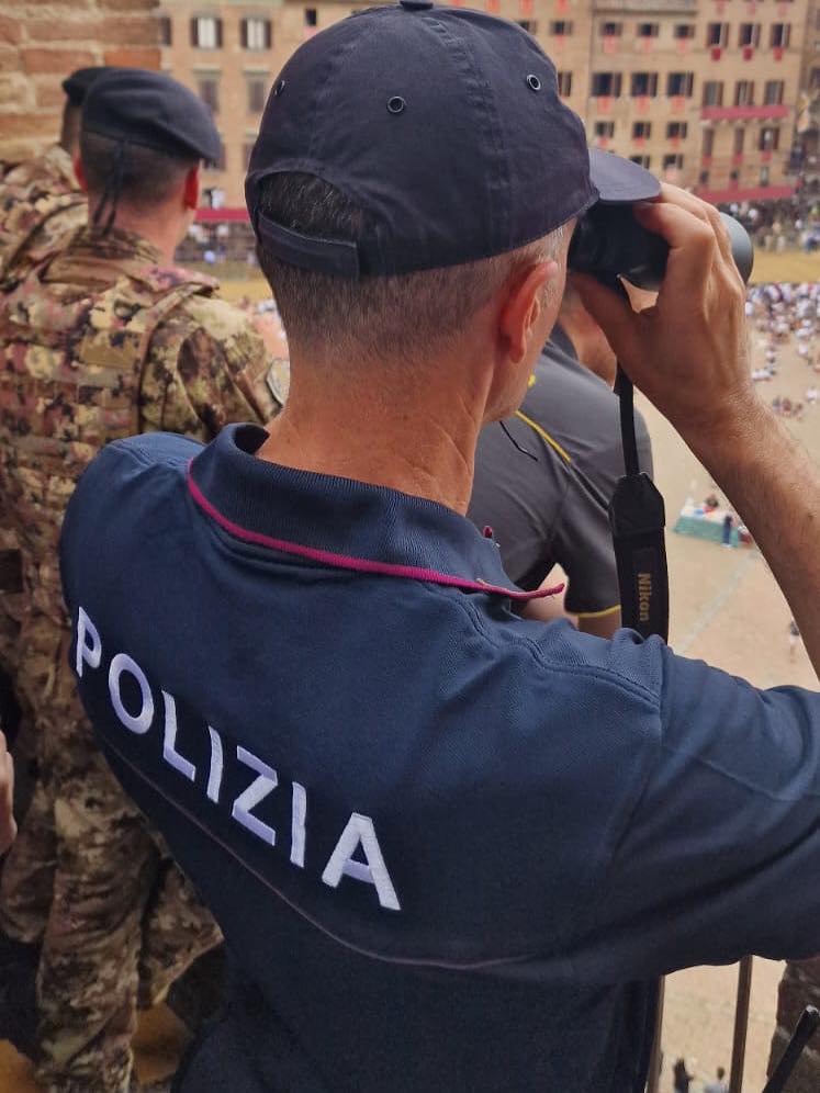 51enne picchia poliziotto: non potrà frequentare i luoghi del Palio per 3 anni
