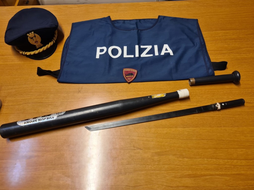Andava in giro con una una katana, denunciato