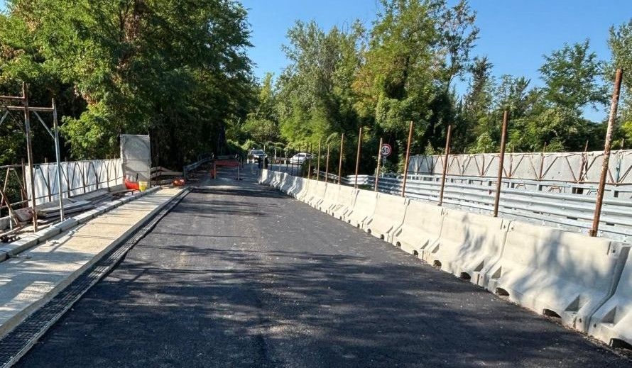 Poggibonsi, riaperto a doppio senso il ponte sulla Cassia di Campostaggia: completata la fase principale dei lavori