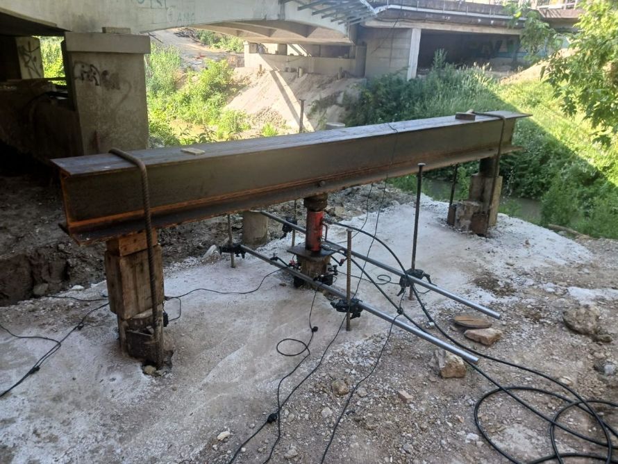 Ponte di viale Marconi, superato il test di carico: al via il cantiere sulle nuove armature sismiche