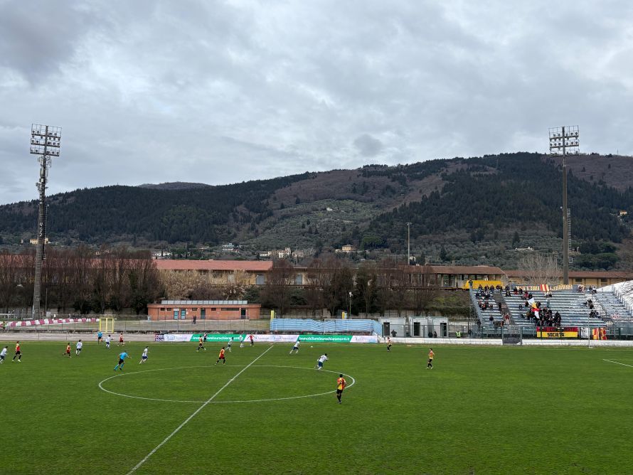 Il Poggibonsi si ferma al Lungobisenzio: due rigori e un rosso condannano il Leone contro il Prato